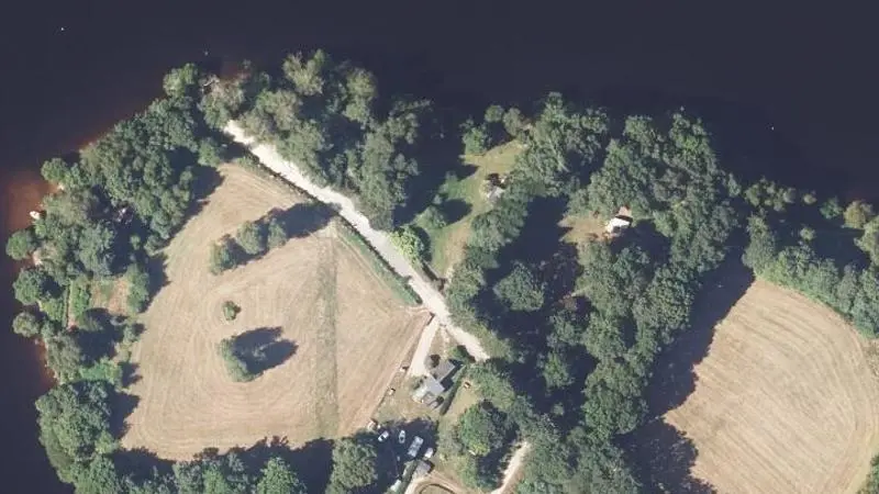 Vue aérienne : Plage du lac de Vassivière