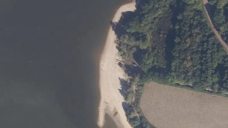Vue aérienne : Plage du lac de Chamboux