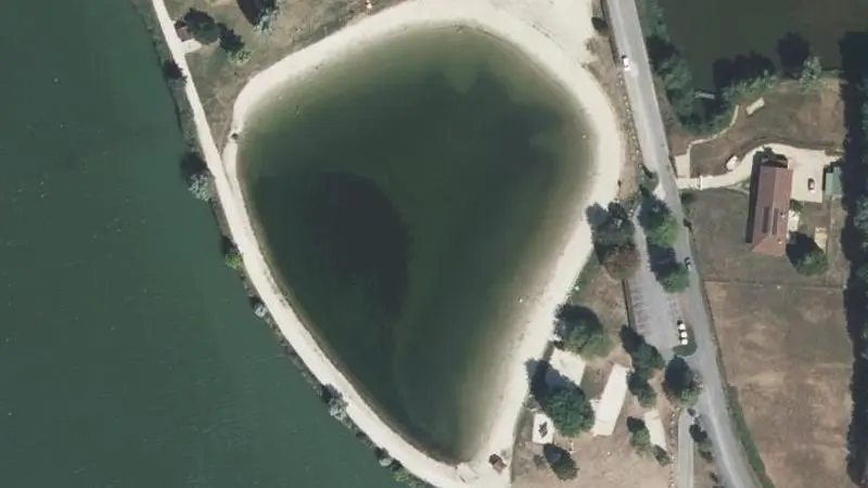 Vue aérienne : Plan d'eau de Louvarel