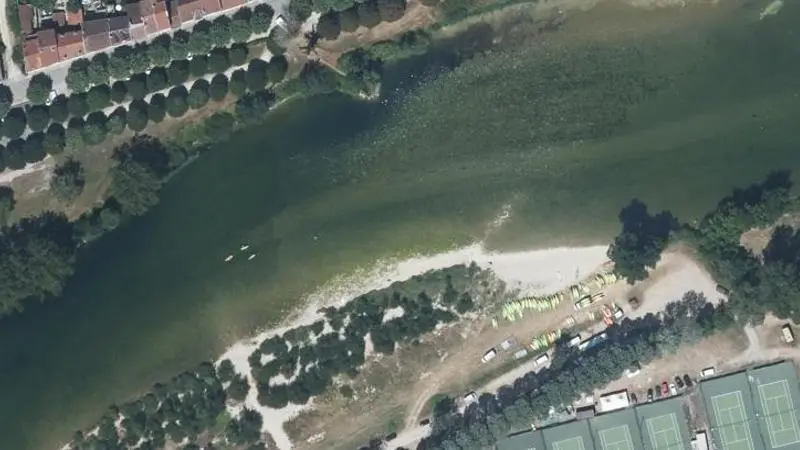 Vue aérienne : Pont d'Ain - Rive Gauche de l'Ain en Amont du Pont sur l'Ain