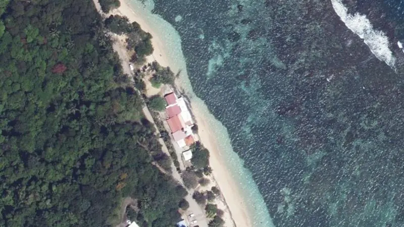 Vue aérienne : Anse Cosmy : Milieu Plage