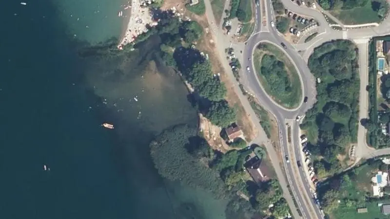 Vue aérienne : Plage du lac du Bourget