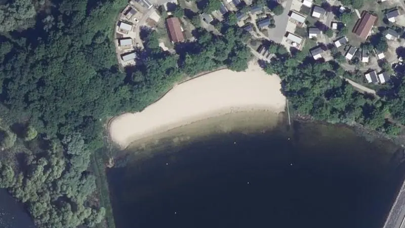 Vue aérienne : Plage des Sources du Lac