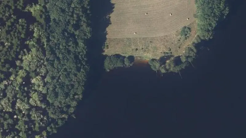 Vue aérienne : Plage du lac de Vassivière