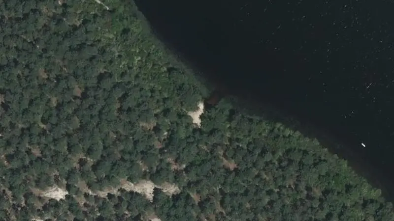 Vue aérienne : La petite plage du Tedey