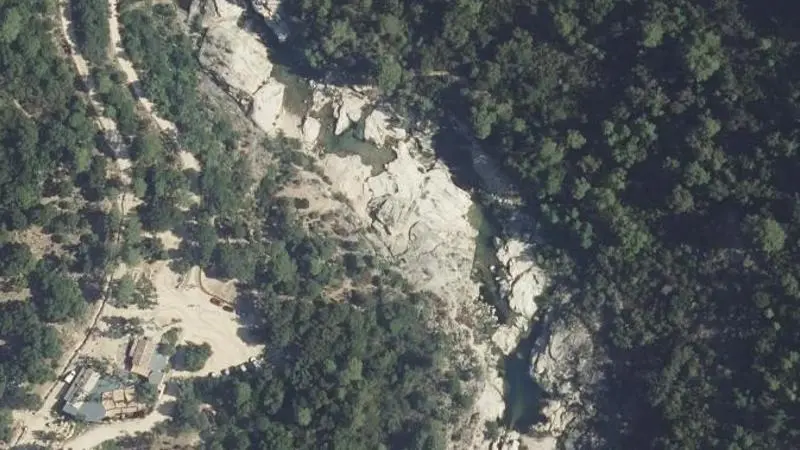 Vue aérienne : Piscines naturelles du Cavo