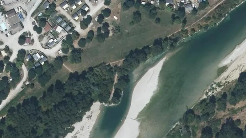 Vue aérienne : Rive Droite de l'Ain Camping
