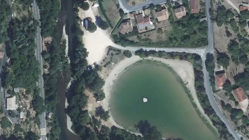 Vue aérienne : Plan d'eau des Zizines