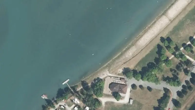Vue aérienne : Serrieres de Briord - Plage du Point Vert Rive Droite du Rhone