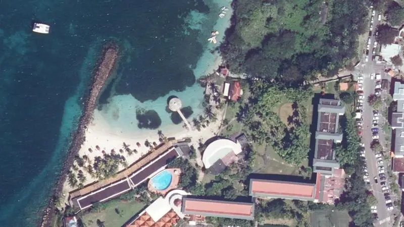 Vue aérienne : Bakoua : Milieu de Plage