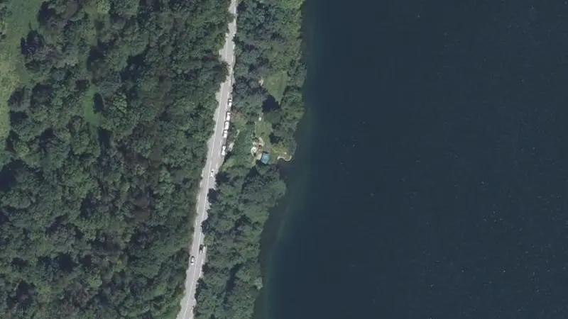 Vue aérienne : Plage naturiste du Lac de Laffray