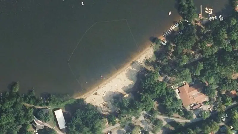 Vue aérienne : Plage du Lac de Léon