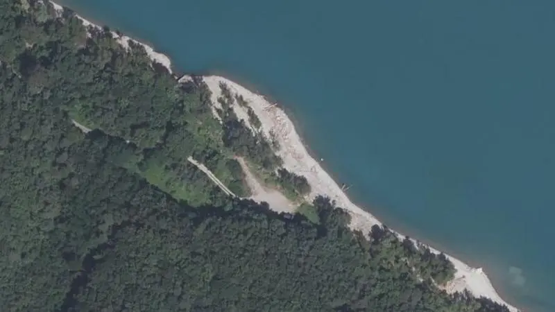 Vue aérienne : Plage du lac du Sautet