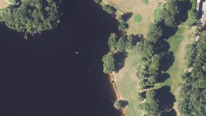 Vue aérienne : Plage du lac de Vassivière