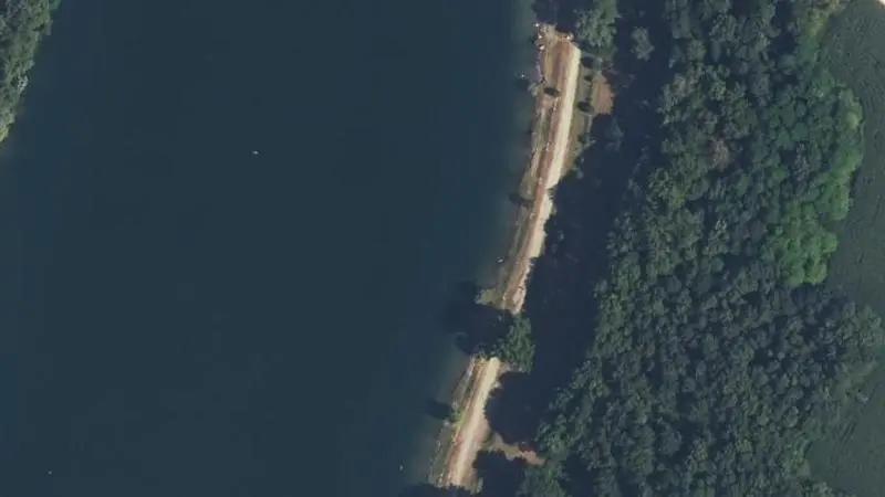 Vue aérienne : Plage du plan d'eau des Lônes