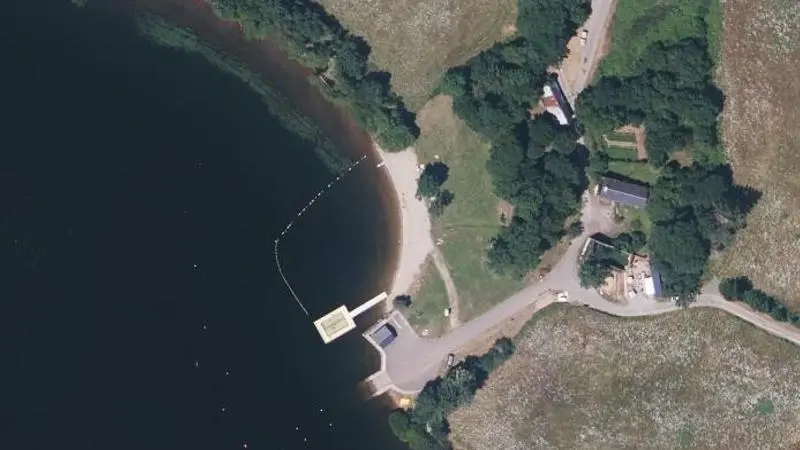 Vue aérienne : Plage du lac de la Raviège