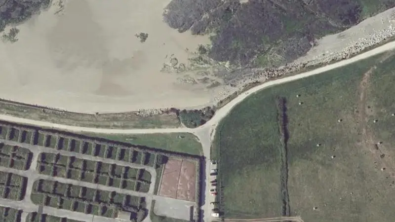 Vue aérienne : Anse de Querqueville