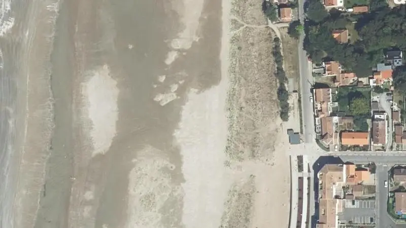 Vue aérienne : Plage des Pins