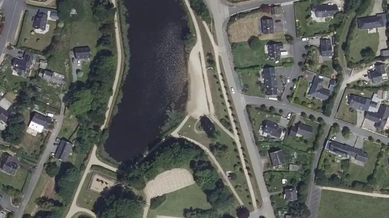 Vue aérienne : Plan d'eau du Bourg