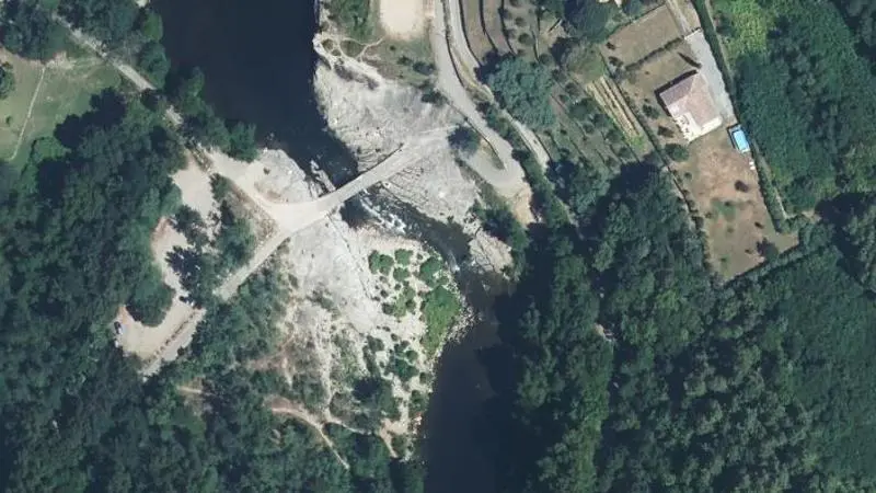 Vue aérienne : Le Chassezac au Pont du Nassier