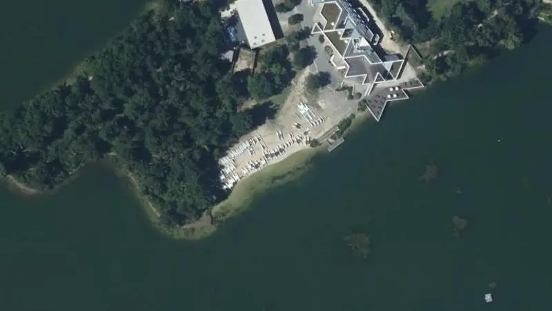 Vue aérienne : Plage du lac du Mesnil