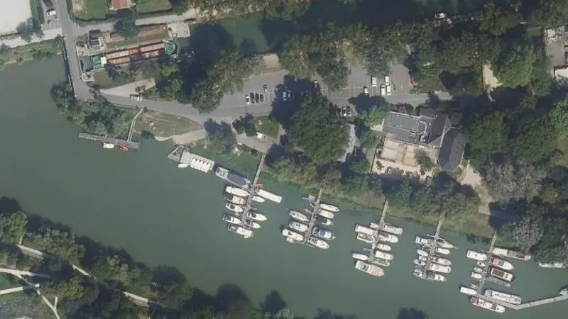 Vue aérienne : Baignade les Rives de Paris