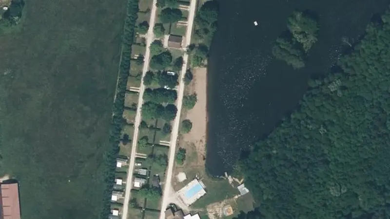 Vue aérienne : Plage de Saint-Sauveur-en-Puisaye