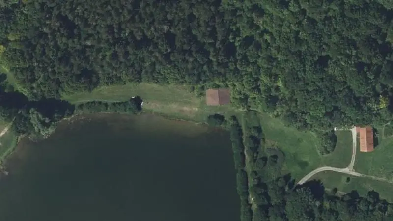 Vue aérienne : Etang du Camping la Croix du Bois Sacker
