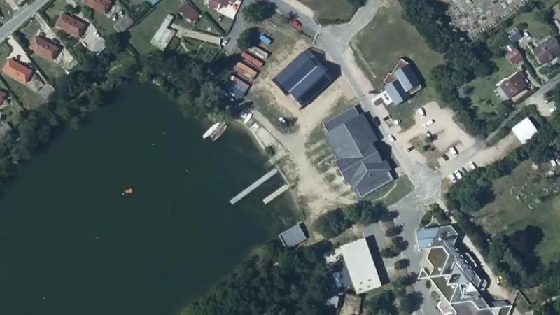 Vue aérienne : Plage du lac du Mesnil