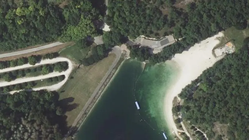 Vue aérienne : Plage du Lac des Chênes