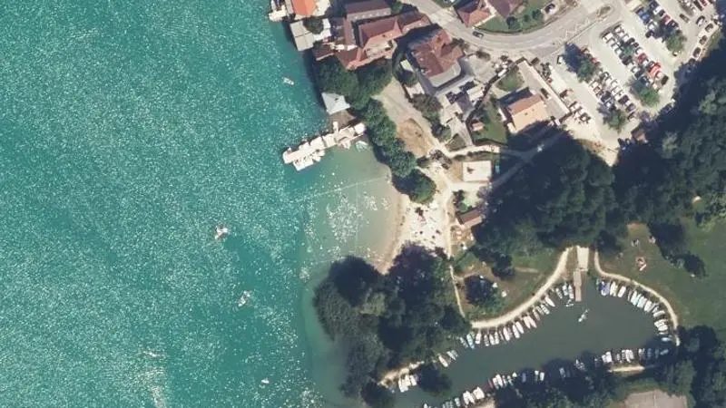 Vue aérienne : Plage Municipale du Port d'Aiguebelette