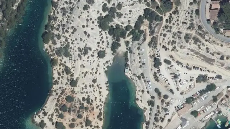 Vue aérienne : Premiere Anse Apres Base Nautique