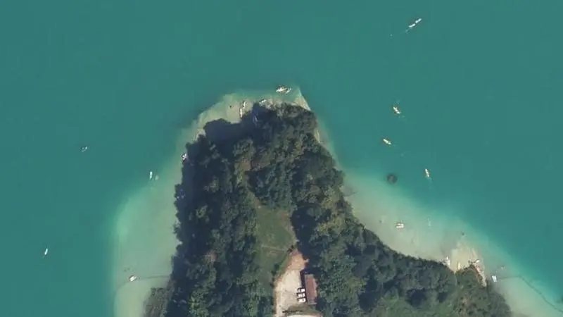 Vue aérienne : Plage du lac d'Aiguebelette