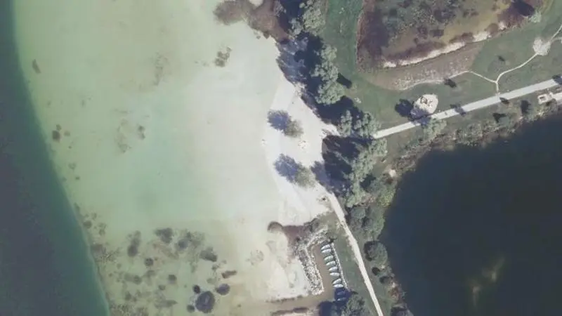 Vue aérienne : Plage du Lac de Remoray
