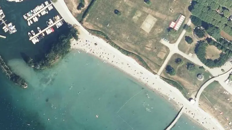 Vue aérienne : Plage Municipale d'Aix les Bains Aqualac