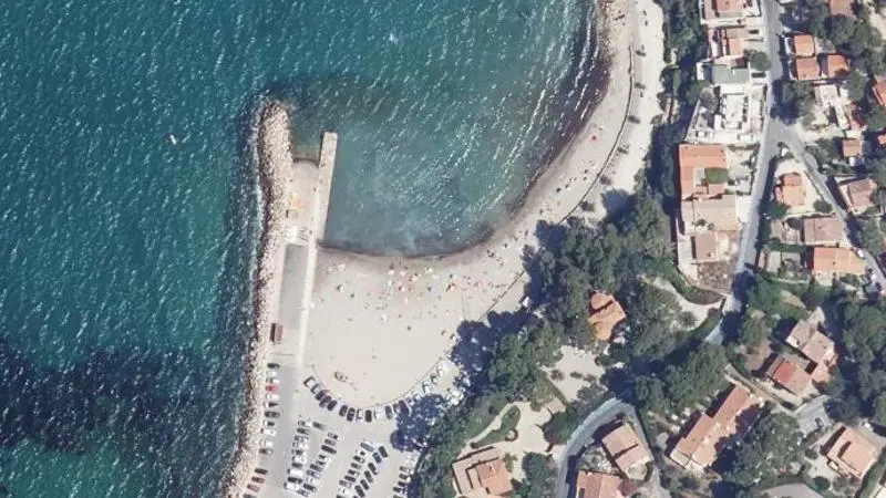 Vue aérienne : Plage la Madrague de Saint-Cyr