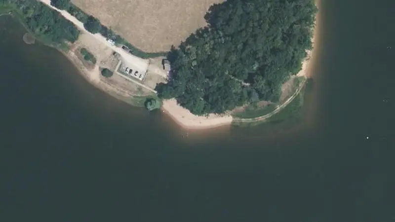 Vue aérienne : Plage de l'étang de Montaubry