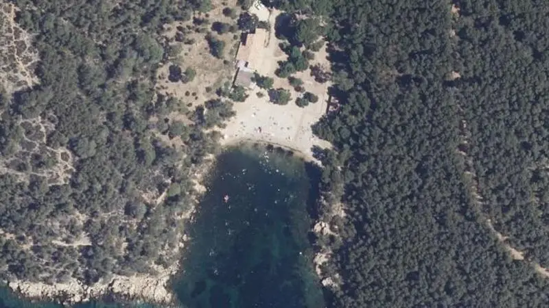 Vue aérienne : Crique Port d'Alon