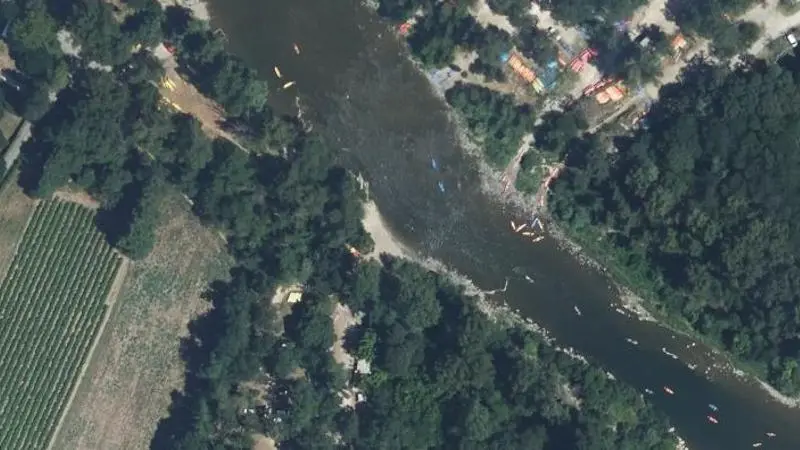 Vue aérienne : Plage de l'Ardèche