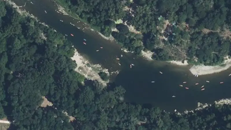 Vue aérienne : Baignade de l'Ardèche