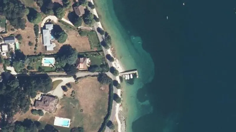 Vue aérienne : Plage du lac du Bourget