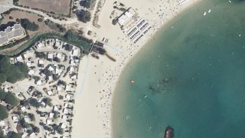 Vue aérienne : Plage le Camps du Domaine
