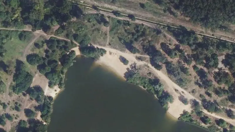 Vue aérienne : Plage de l'étang du Corra
