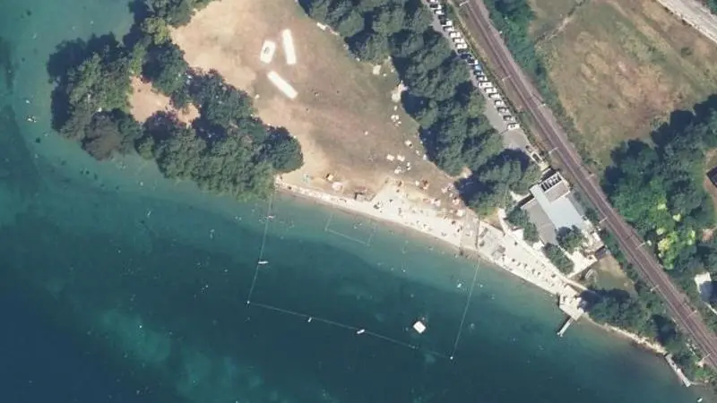Vue aérienne : Plage Municipale de la Base de Loisirs de Brison