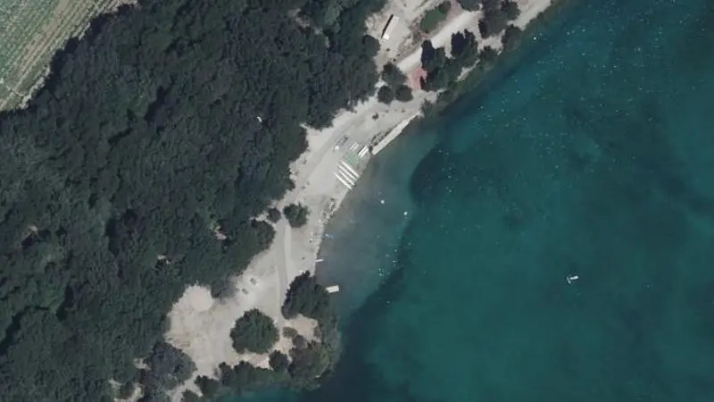 Vue aérienne : Plage du plan d'eau des Vannades