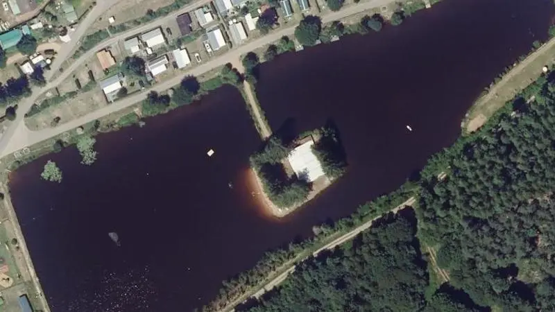 Vue aérienne : Etang du Terrain de Camping