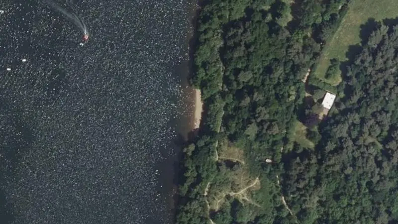 Vue aérienne : Plage du lac d'Aydat