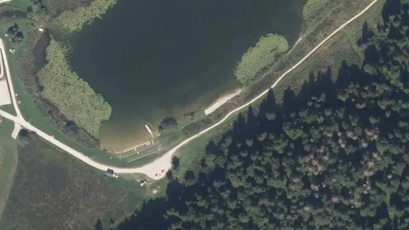 Vue aérienne : Lac de Lamoura