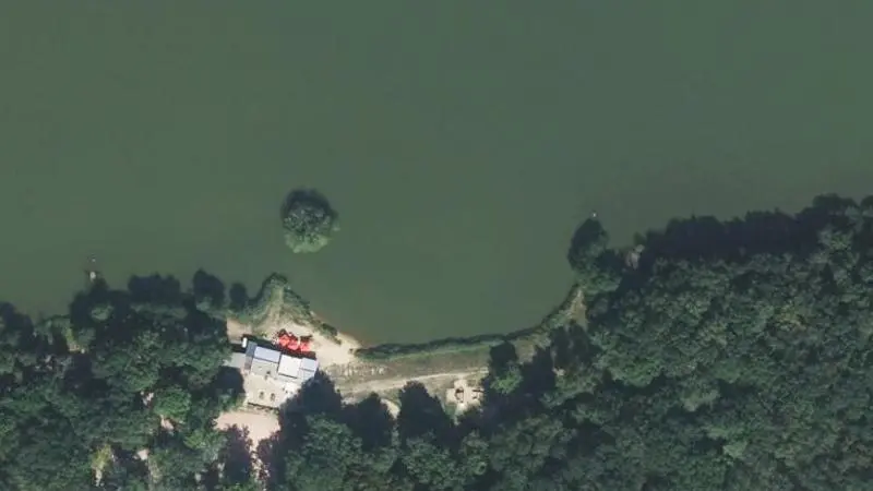 Vue aérienne : Plan d'eau aménagé