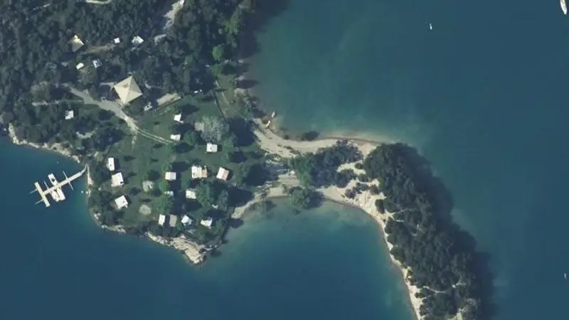 Vue aérienne : Plage du lac de Serre-Ponçon